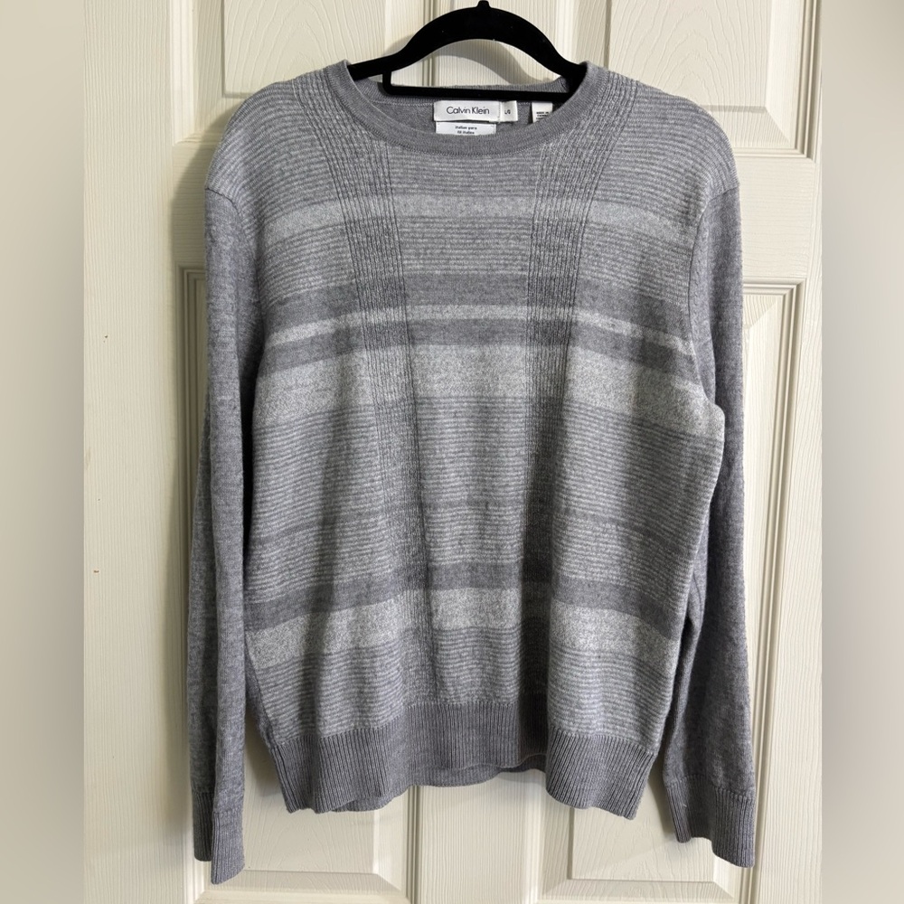 Calvin Klein Men's Dadcore Gray Crewneck Holiday Wool Sweater with Italian Yarn